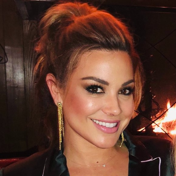 Meet your Posher, Lisa - Picture 1 of 1